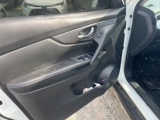 2018 Nissan Rogue SV - Driver's Front Door Image